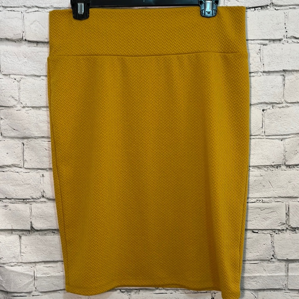 LuLaRoe Classic Cassie Pencil Skirt Yellow size Large